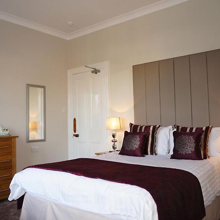 The Lawn Guest House Gatwick Хорли Екстериор снимка