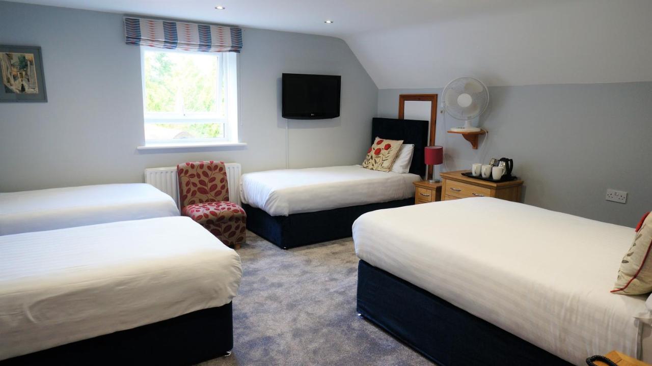 The Lawn Guest House Gatwick Хорли Екстериор снимка