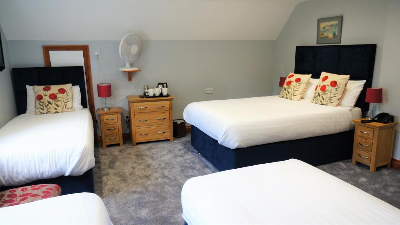 The Lawn Guest House Gatwick Хорли Екстериор снимка
