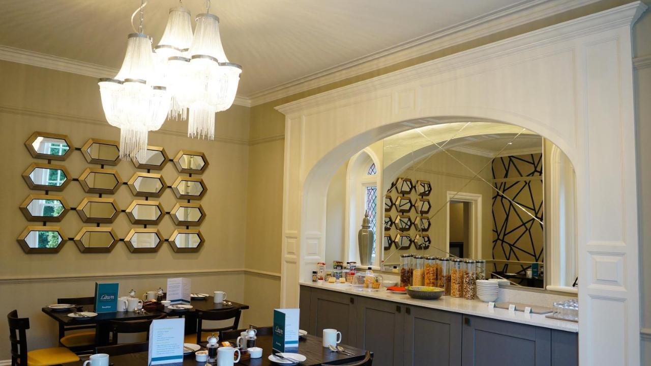 The Lawn Guest House Gatwick Хорли Екстериор снимка