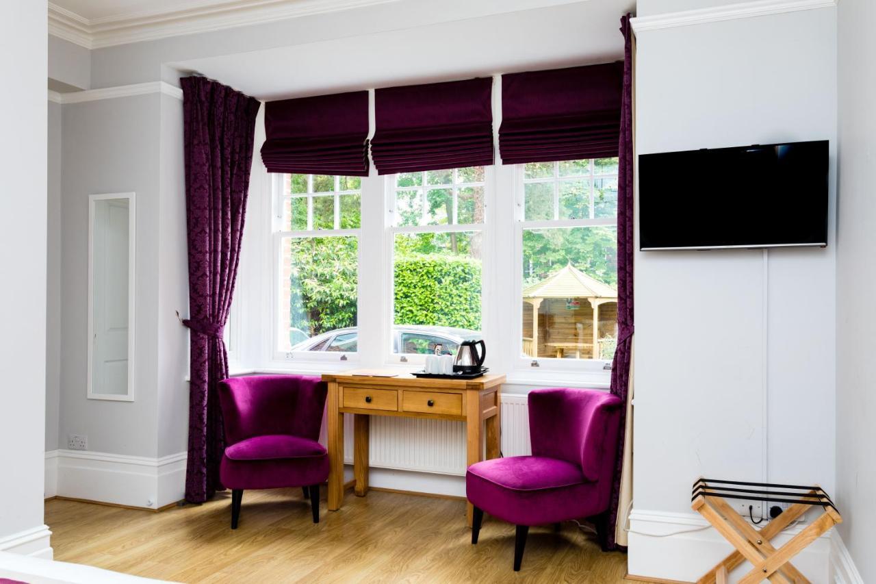 The Lawn Guest House Gatwick Хорли Екстериор снимка
