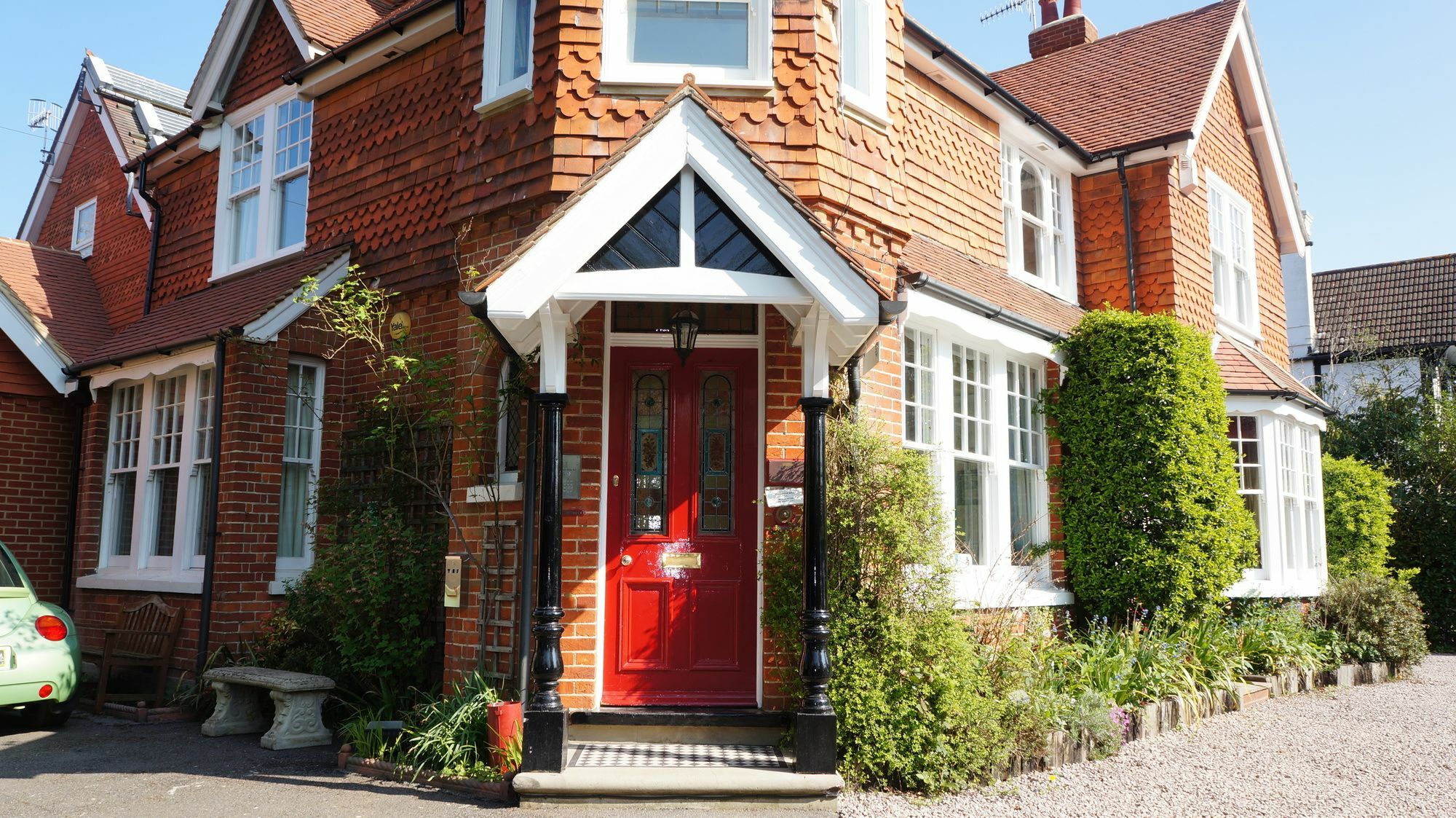 The Lawn Guest House Gatwick Хорли Екстериор снимка